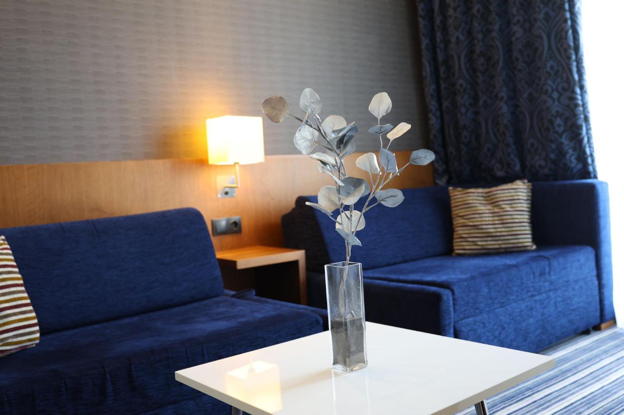 Holiday Inn Express Manisa-West By Ihg Exterior photo