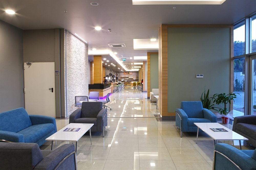 Holiday Inn Express Manisa-West By Ihg Exterior photo
