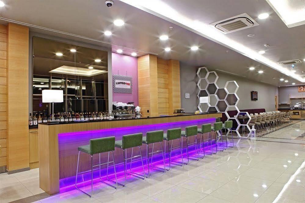 Holiday Inn Express Manisa-West By Ihg Exterior photo